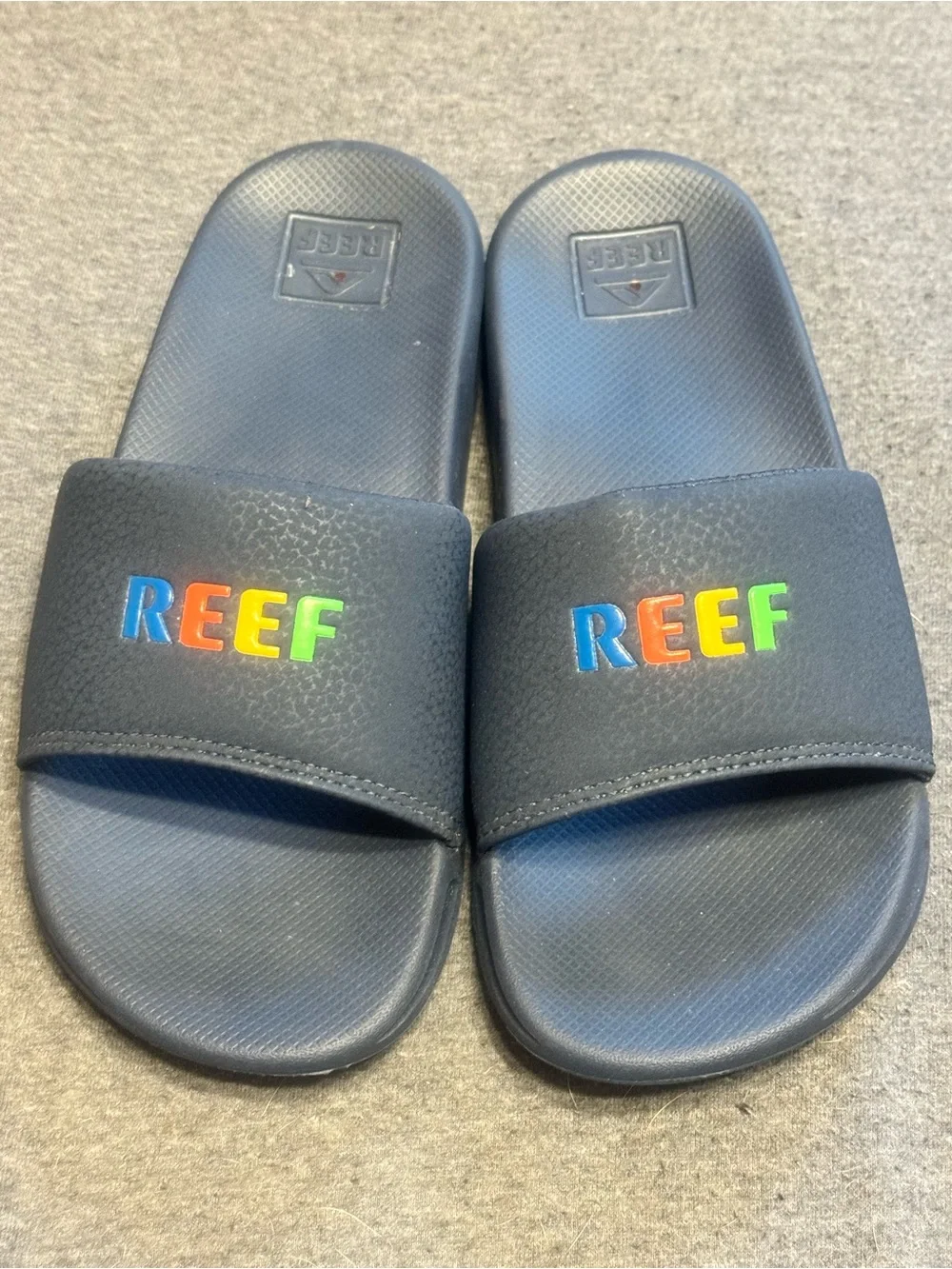 Reef Kids One Slide Sandals - Navy Blue Rainbow Logo - Size 4/5 (Y)